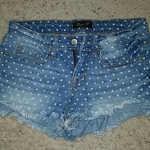 Cutoff polka dot denim shorts